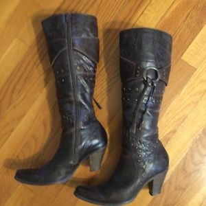 Steve Madden boots size 8 1/2 brown leather
